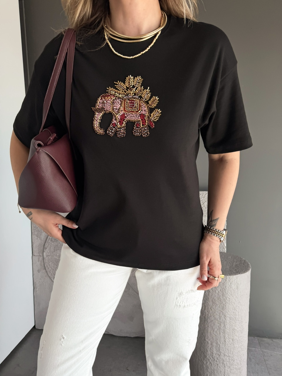 Siyah Fil Nakışlı Cotton Tshirt