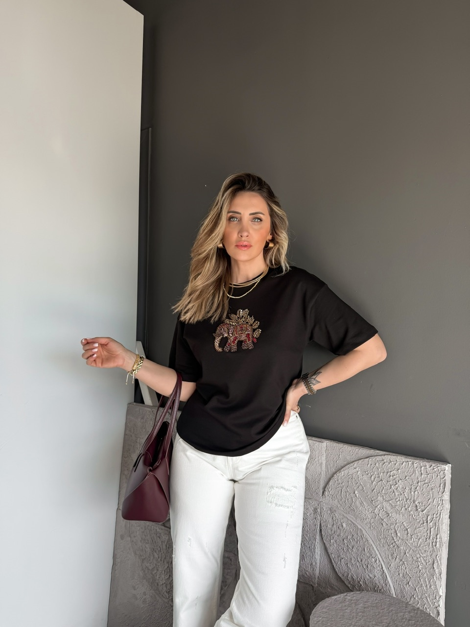 Siyah Fil Nakışlı Cotton Tshirt