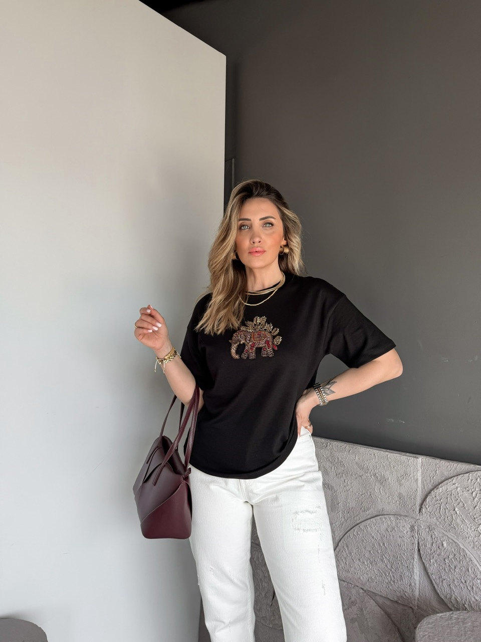 Siyah Fil Nakışlı Cotton Tshirt