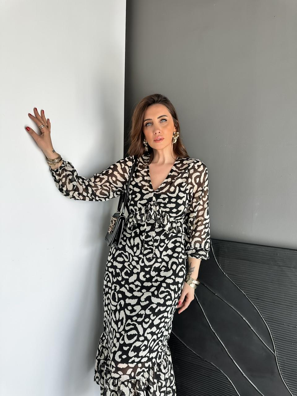 Siyah Göğüsü Volanlı Şifon Elbise