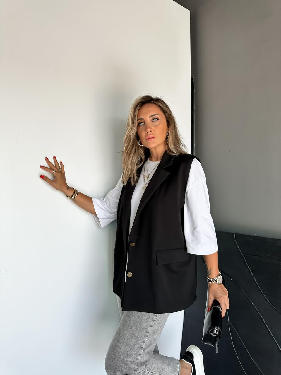 Siyah Gold Düğmeli Casual Yelek