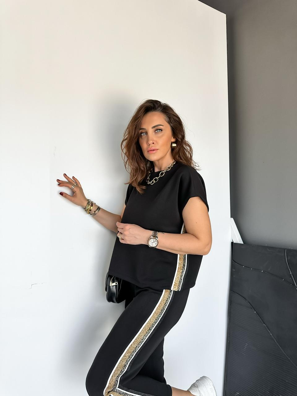 Siyah Gold Şeritli Premium Modal Takım