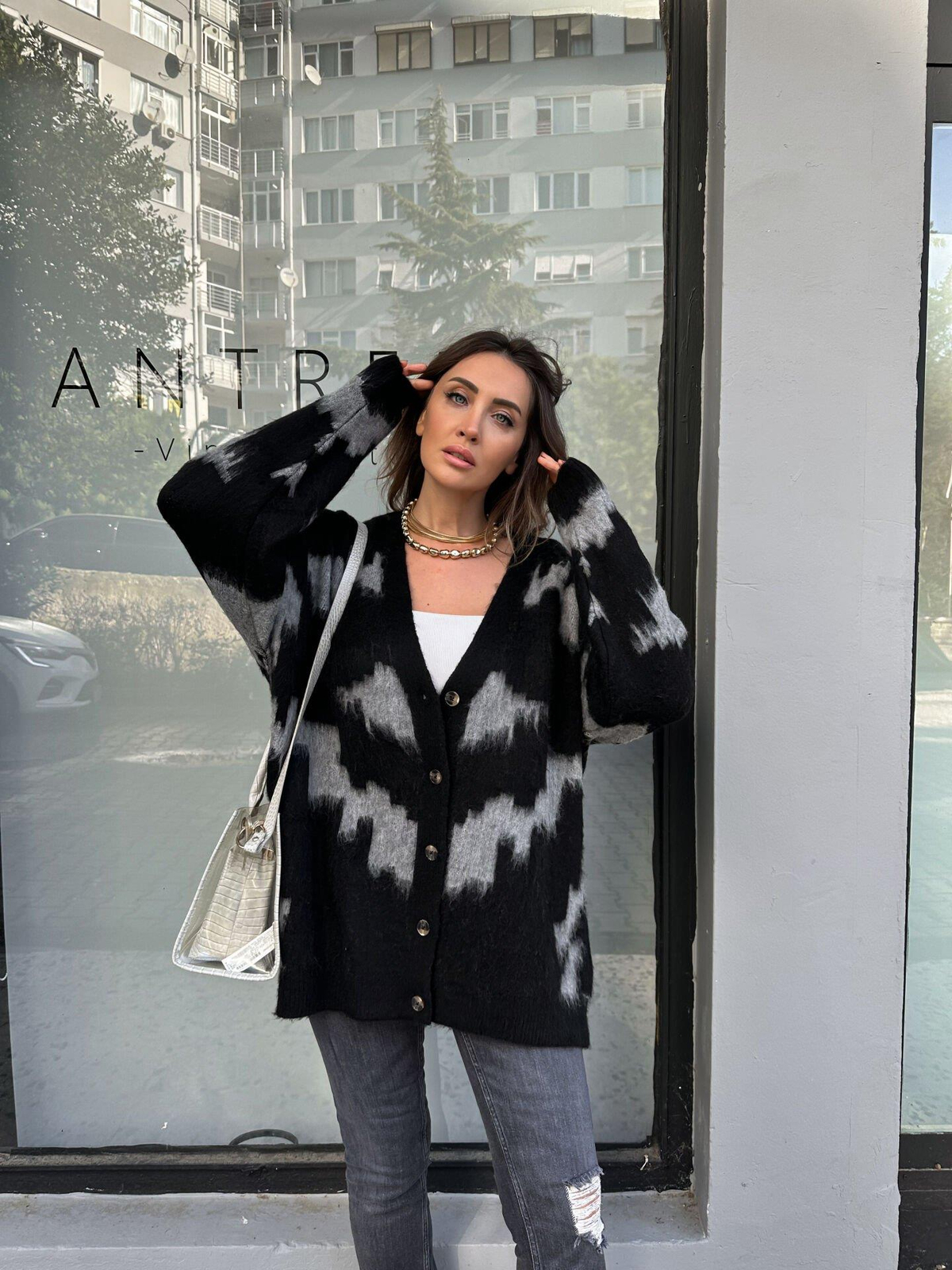 Siyah Gri Batik Desenli Hırka