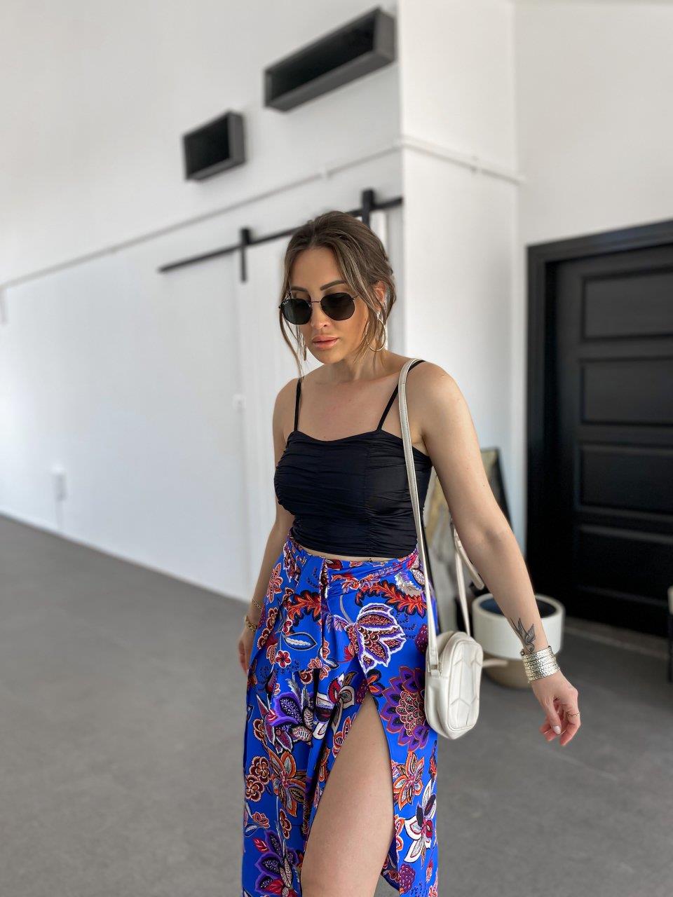 Siyah İp Askılı Drapeli Crop