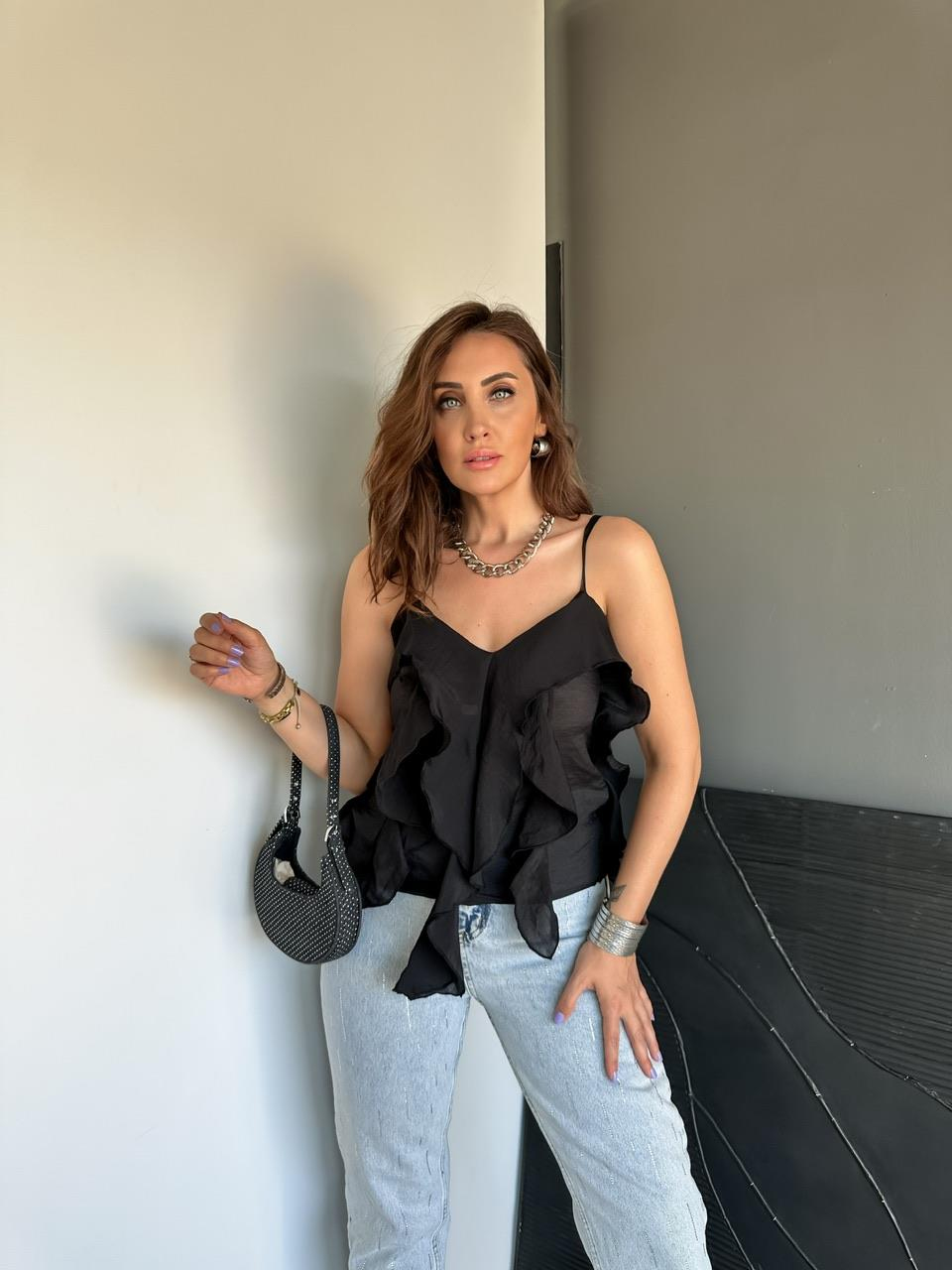 Siyah İp Askılı Volanlı Soft Bluz