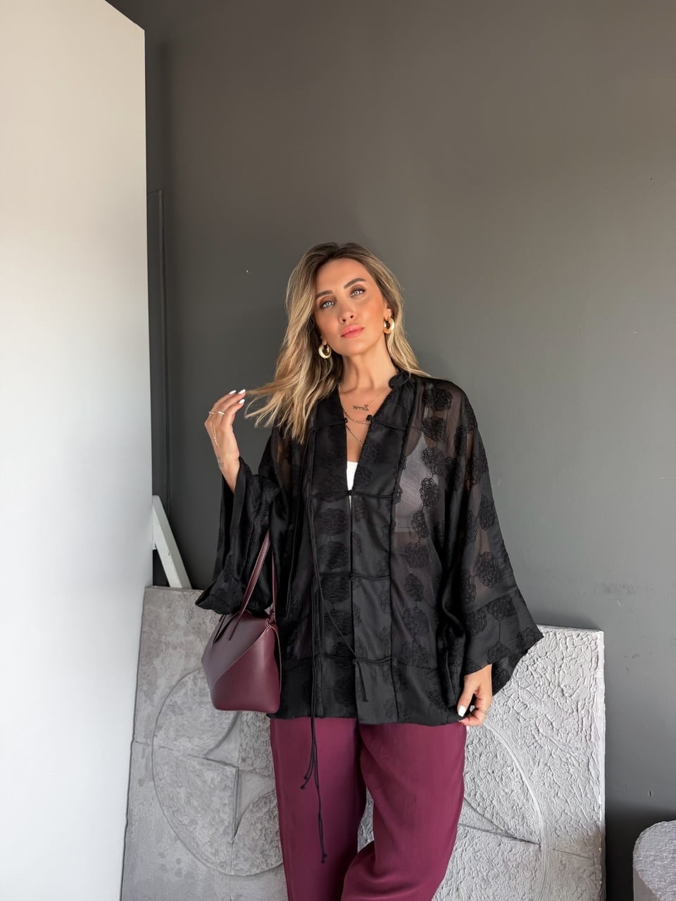Siyah İp Bağcıklı Brodeli Kimona