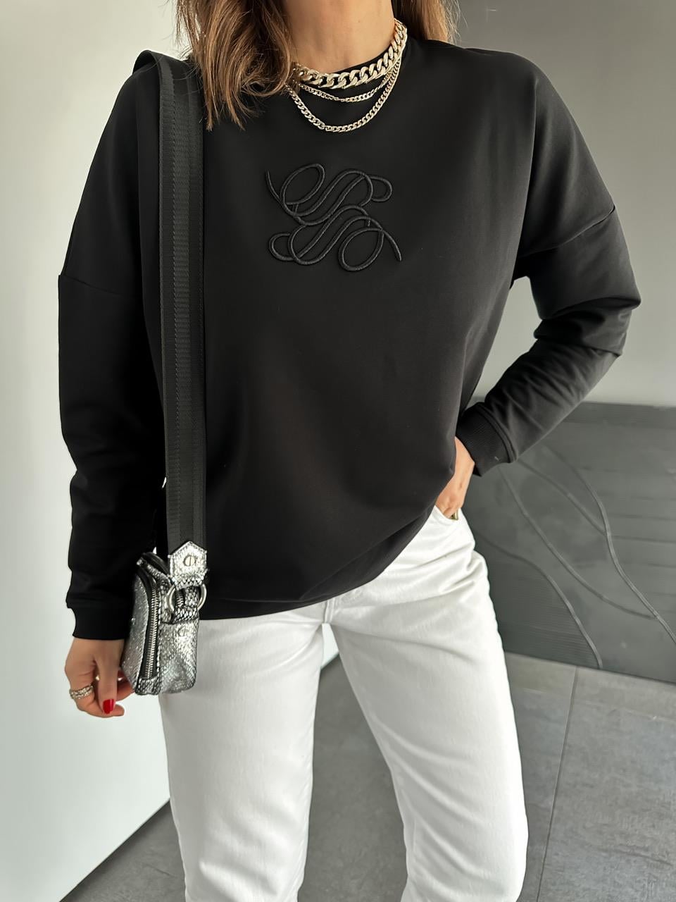 Siyah Kabartma Logolu Sweatshirt
