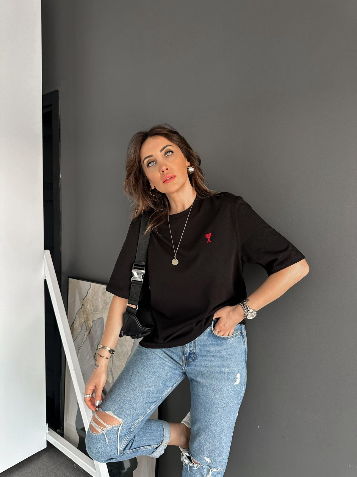 Siyah Kalp İşlemeli Tshirt