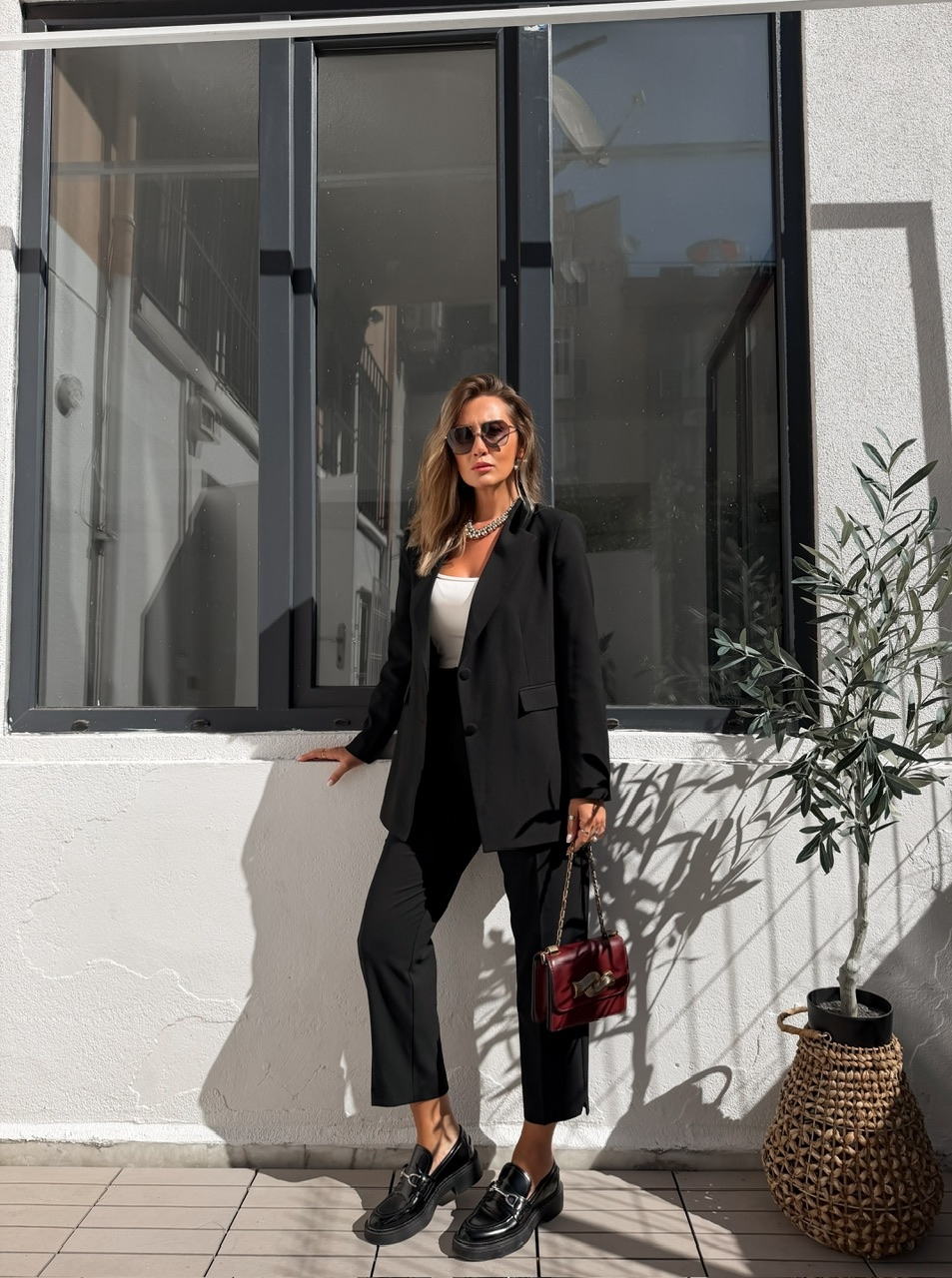Siyah Kaplama Düğmeli Premium Takım