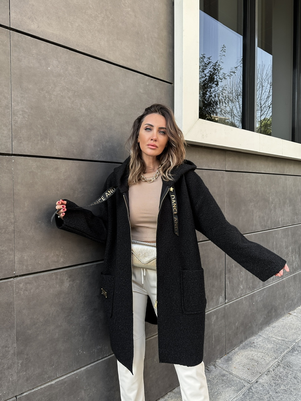 Siyah Kapşonlu Dance Yazılı Kaban