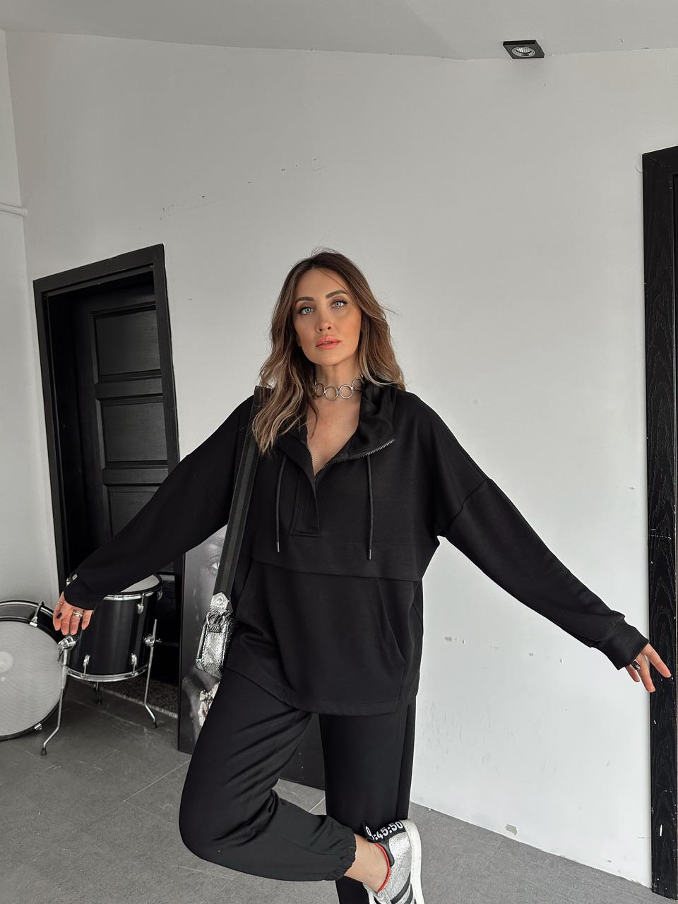Siyah Kapşonlu Modal Spor Takım