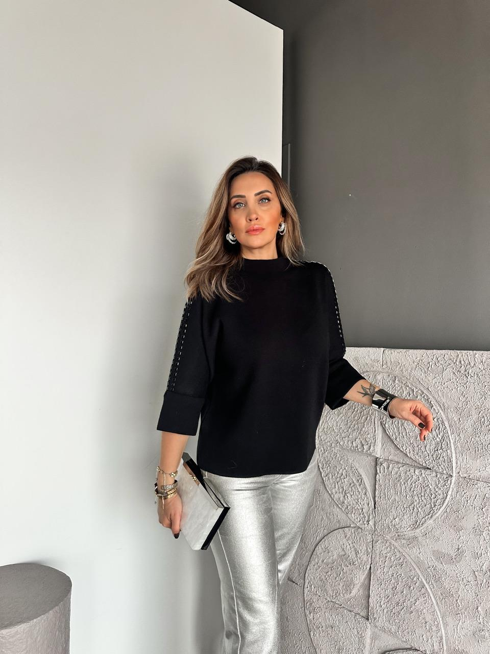 Siyah Kare Taşlı Premium Kazak