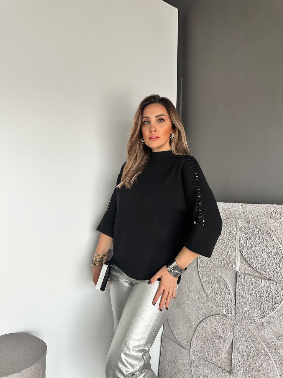Siyah Kare Taşlı Premium Kazak