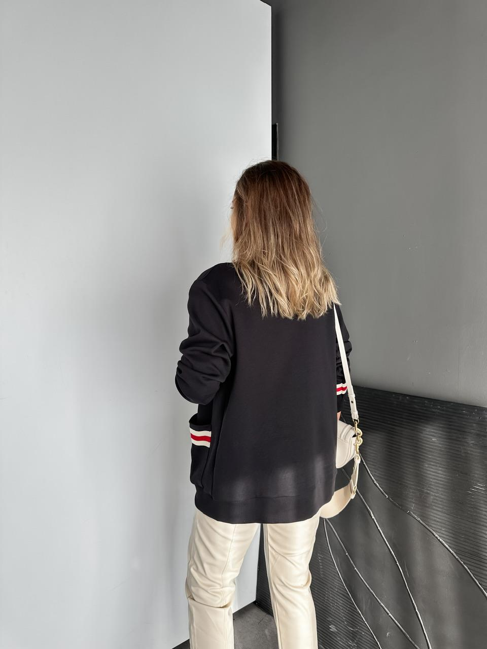 Siyah Kırmızı Şeritli Sweat Hırka