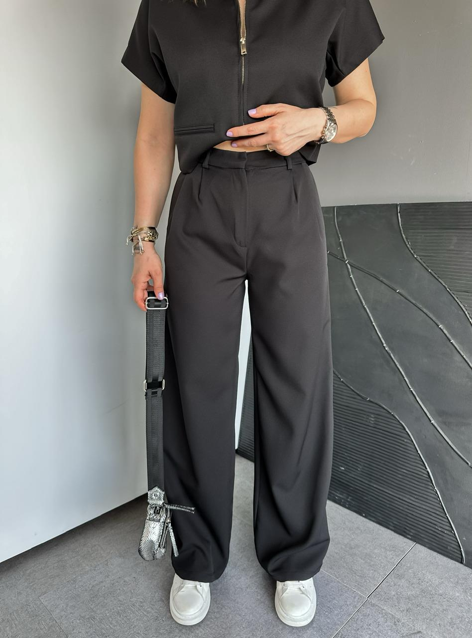 Siyah Kısa Ceketli Casual Takım