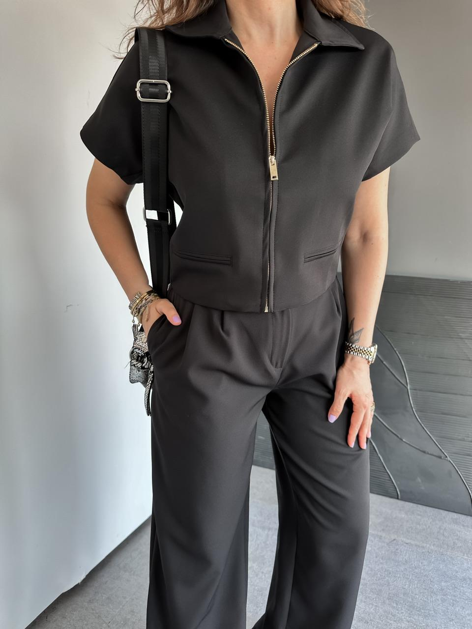 Siyah Kısa Ceketli Casual Takım