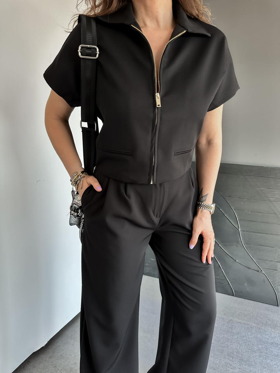 Siyah Kısa Ceketli Casual Takım
