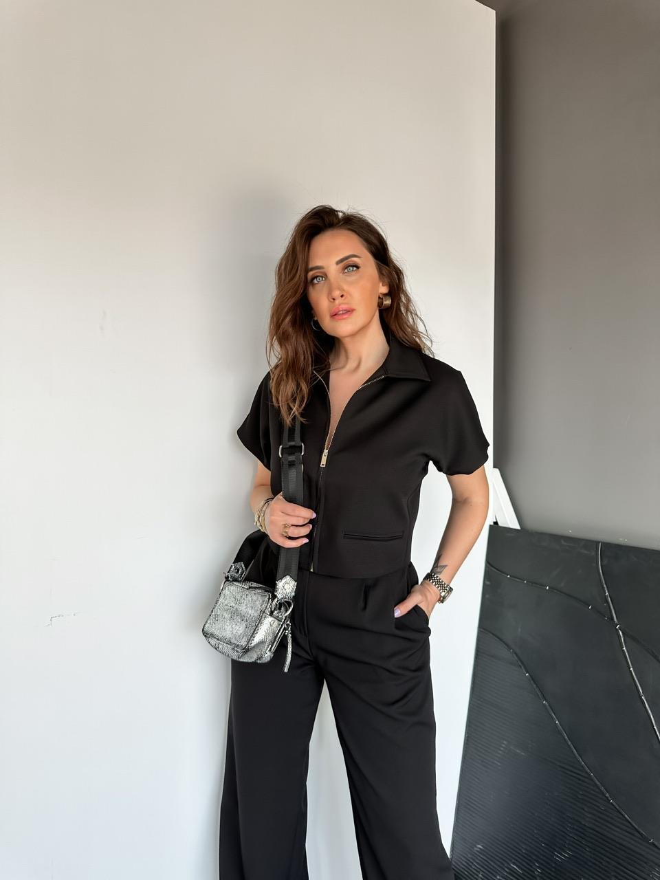 Siyah Kısa Ceketli Casual Takım