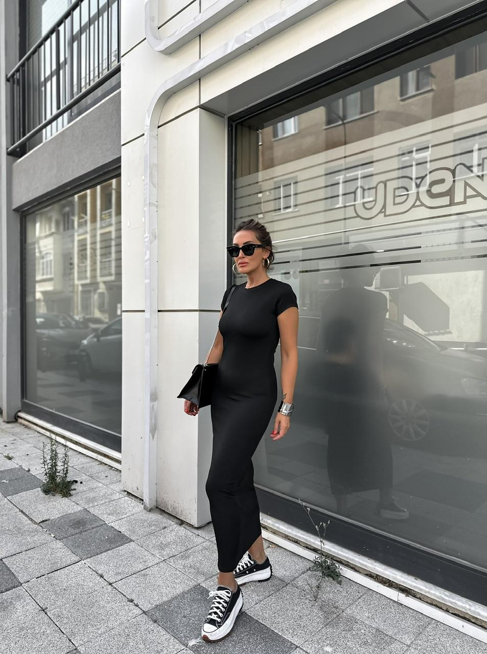 Siyah Kısa Kollu Likralı Elbise