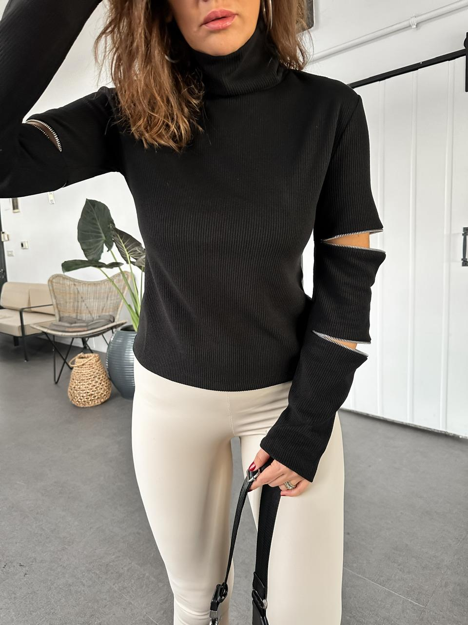 Siyah Kolları Fermuarlı Kaşkorse Sweatshirt