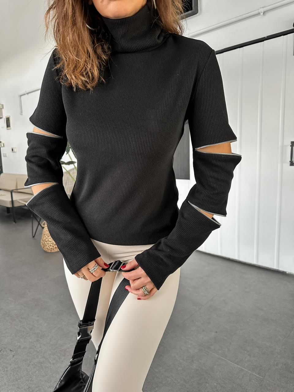 Siyah Kolları Fermuarlı Kaşkorse Sweatshirt