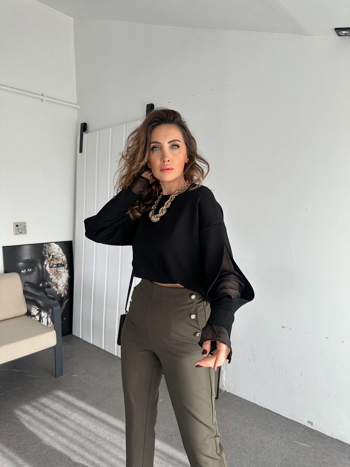 Siyah Kolları Tül Detaylı Sweatshirt