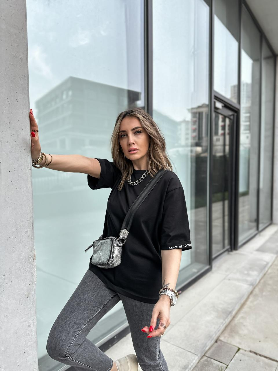 Siyah Kolu Yazılı Cotton Tshirt