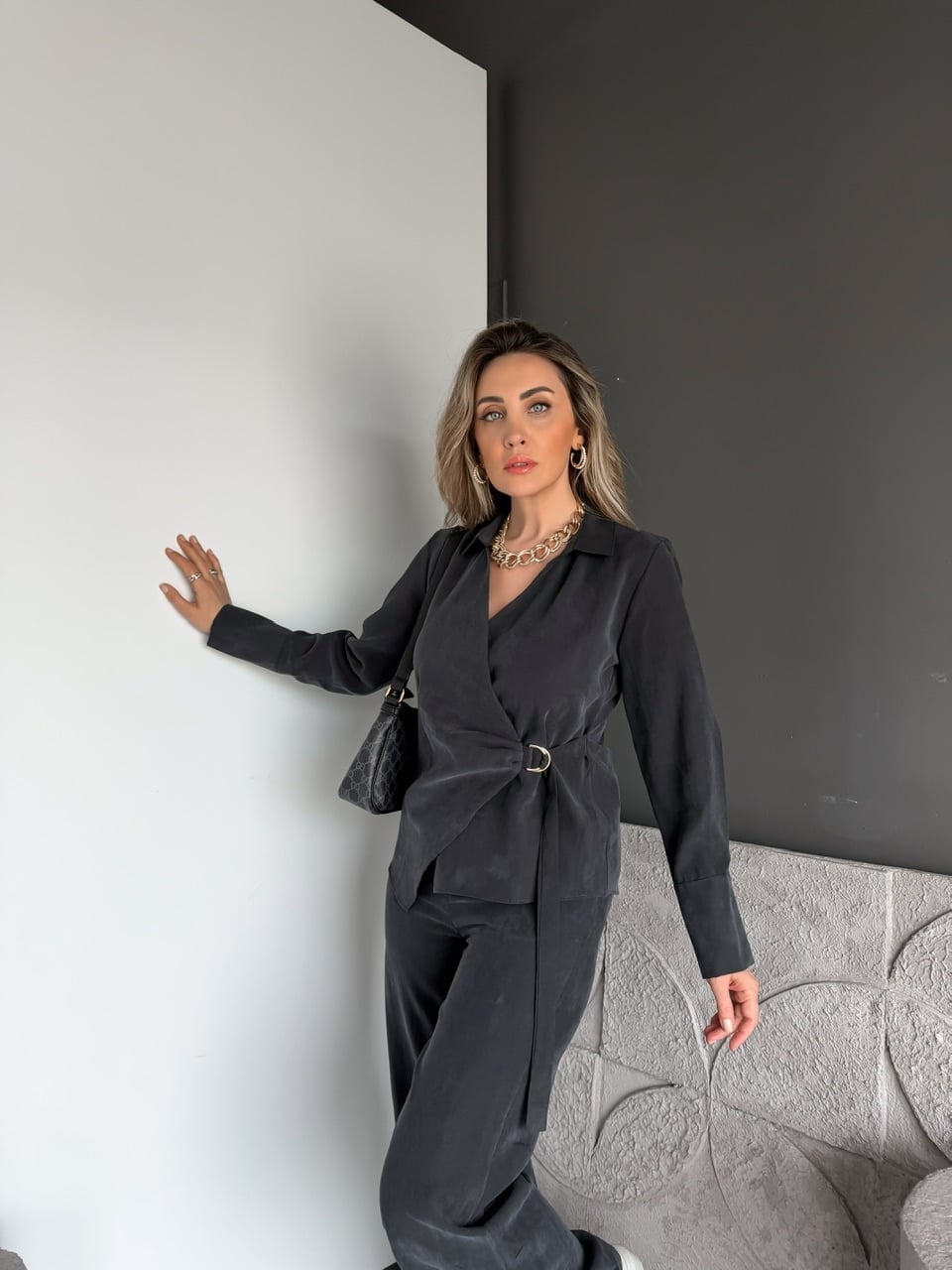 Siyah Kruvaze Tokalı Tensel Takım