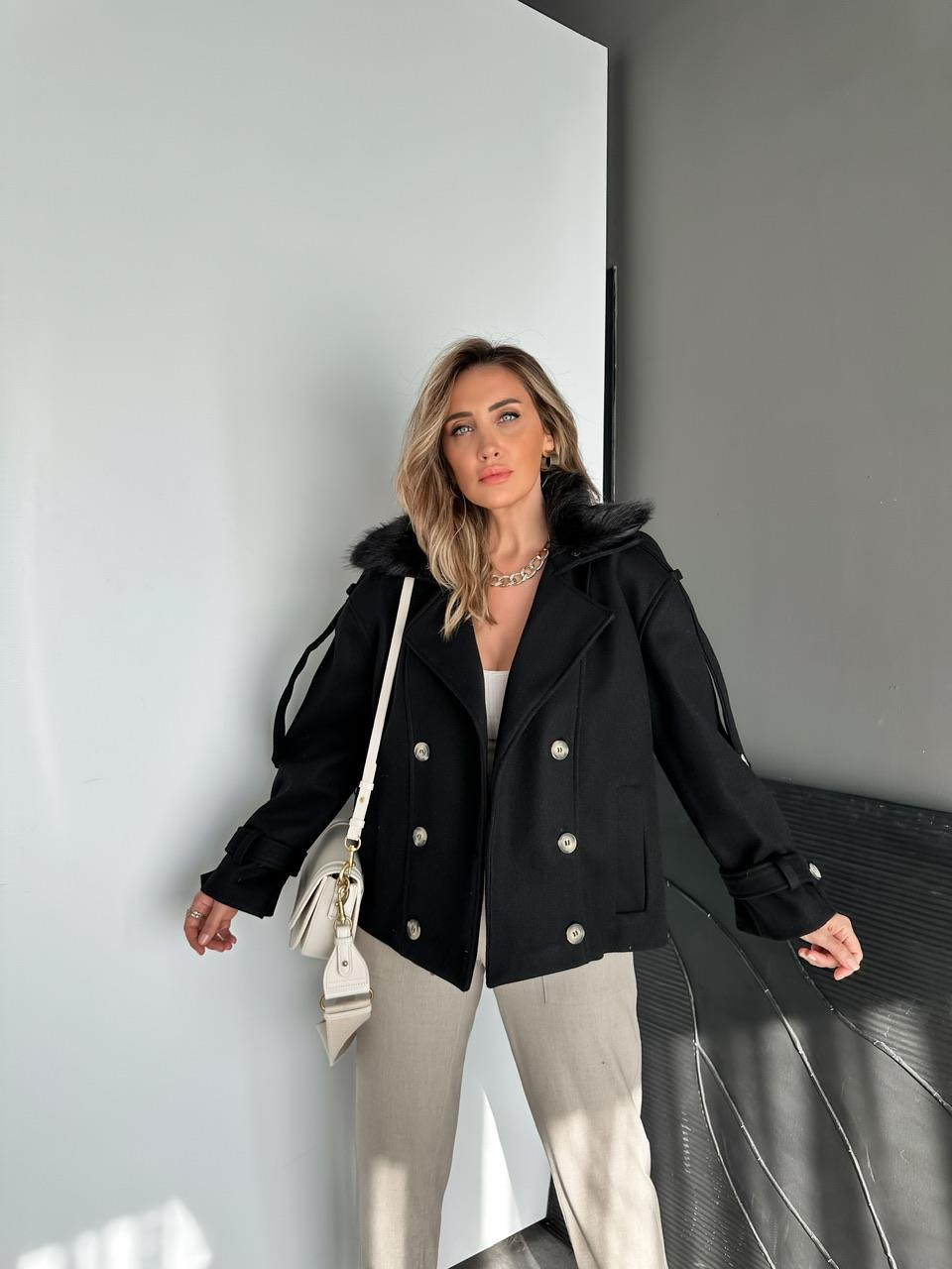 Siyah Kürklü Manşetli Kaşe Mont