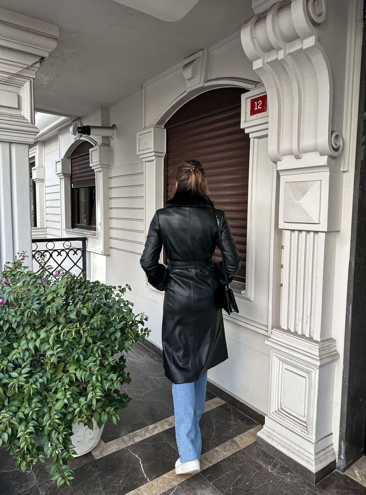 Siyah Kürklü Uzun Deri Ceket