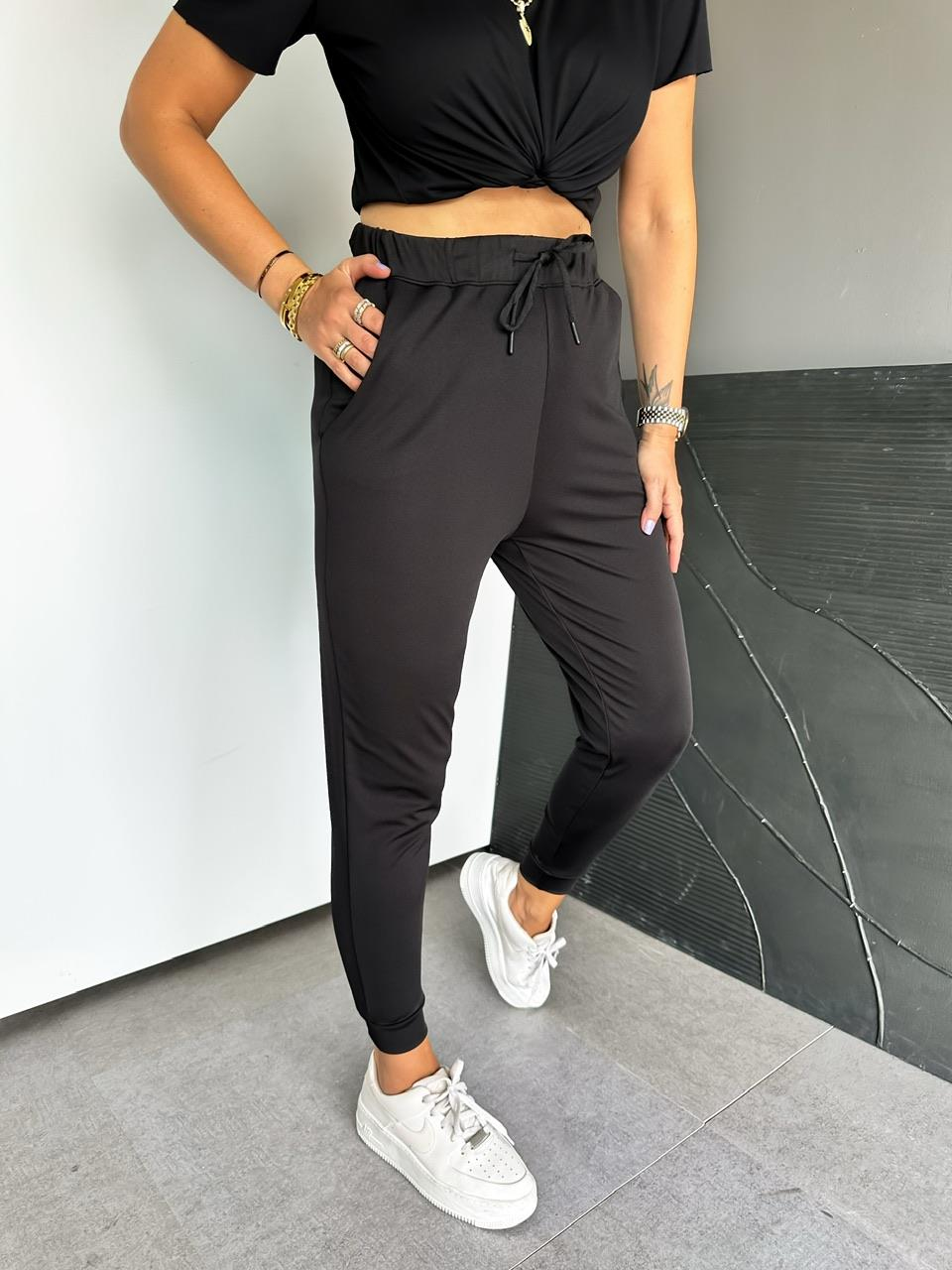 Siyah Likralı Jogger Pantolon