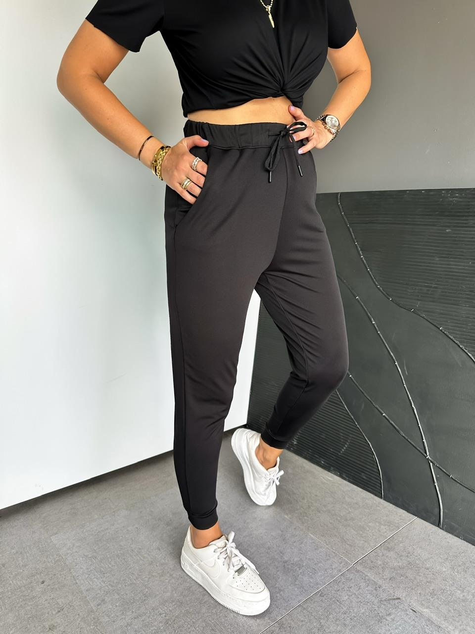 Siyah Likralı Jogger Pantolon