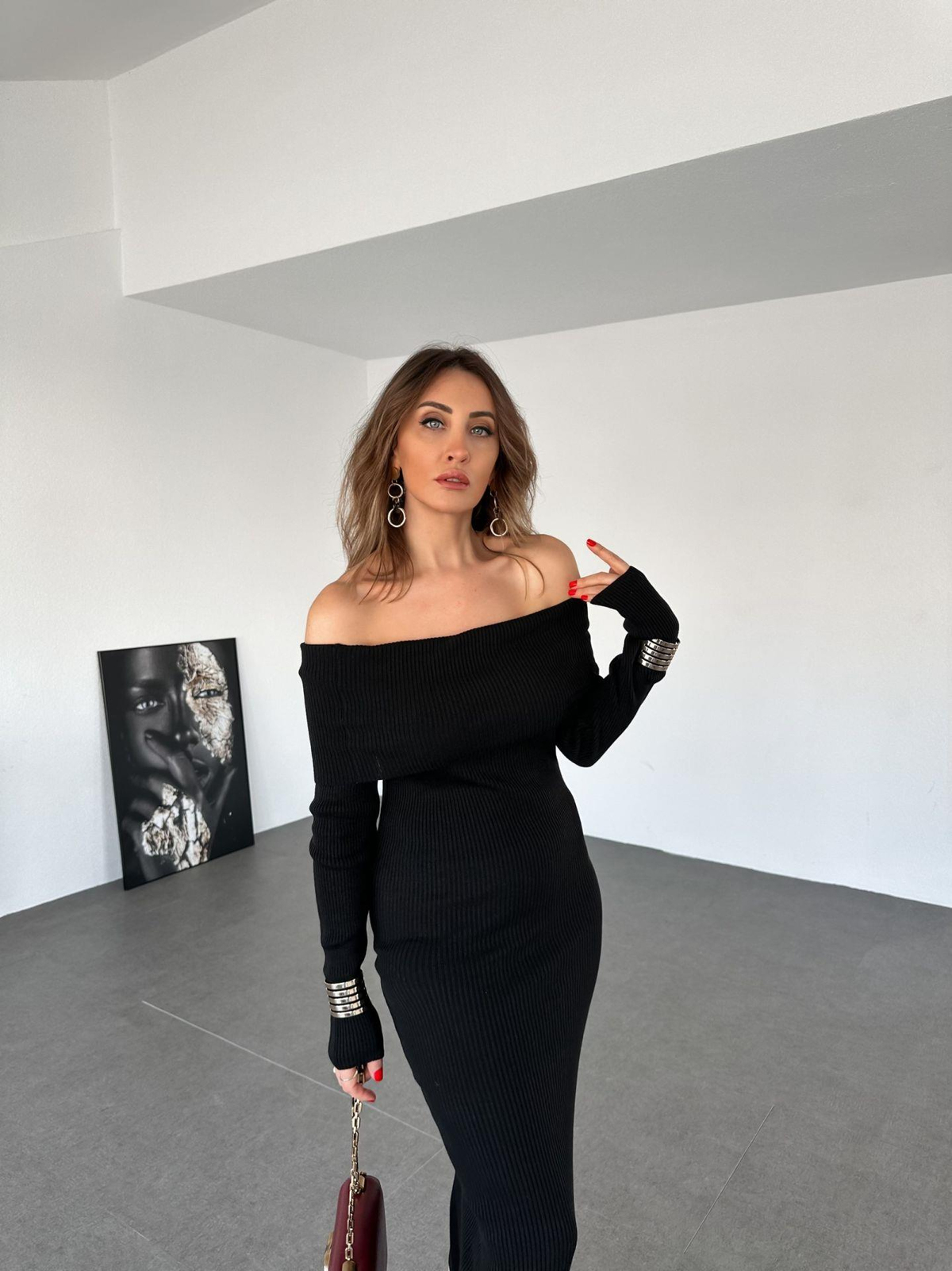 Siyah Madonna Yaka Likralı Triko Elbise
