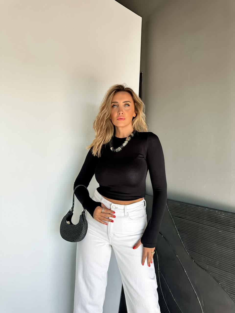 Siyah Modal Parmak Geçirmeli Tshirt