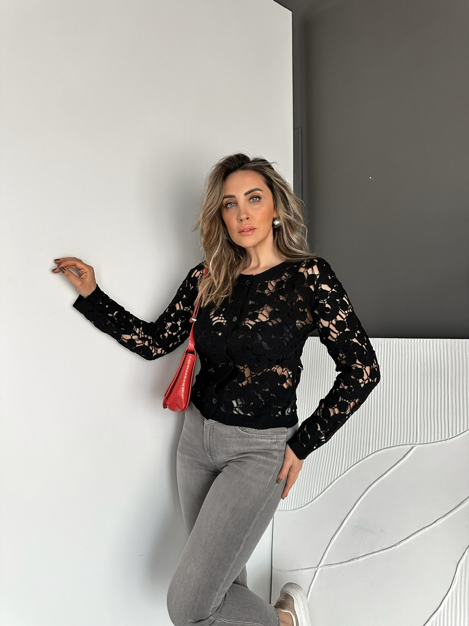 Siyah Motifli Düğmeli Merserize Hırka