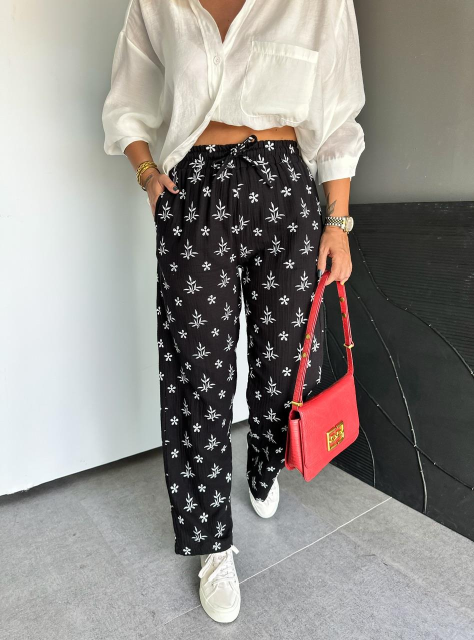 Siyah Nakışlı Müslin Pantolon