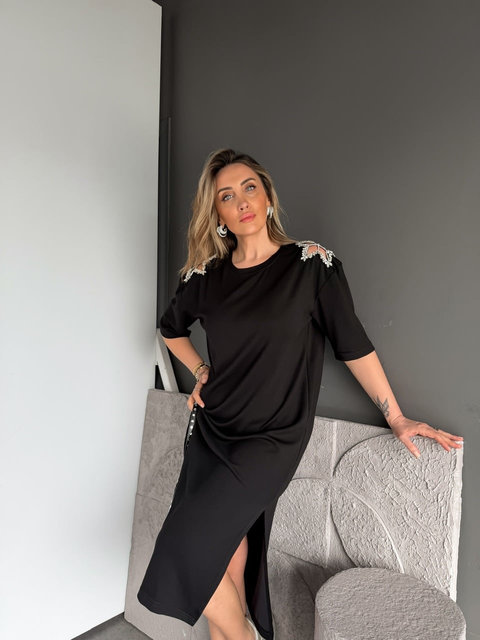 Siyah Omuzları Yıldız Taşlı Modal Elbise