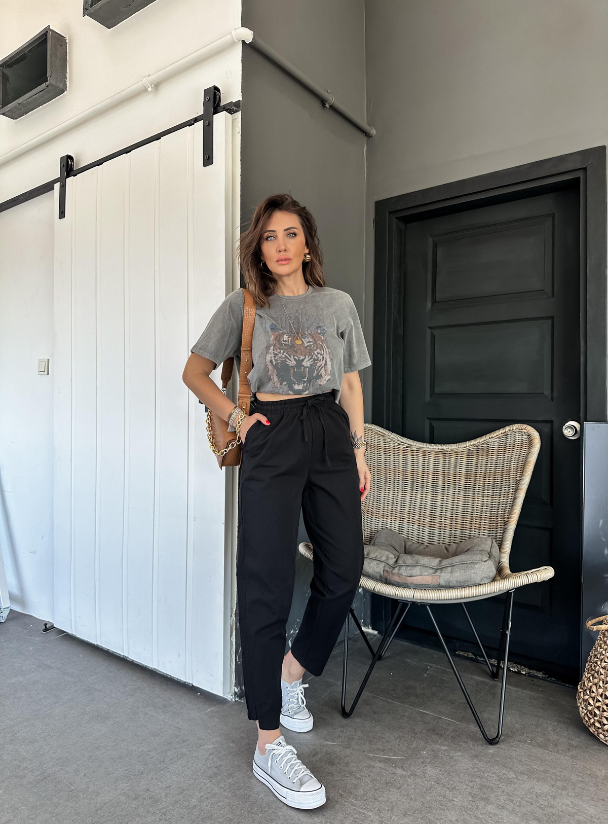 Siyah Paça Detaylı Cotton Pantolon