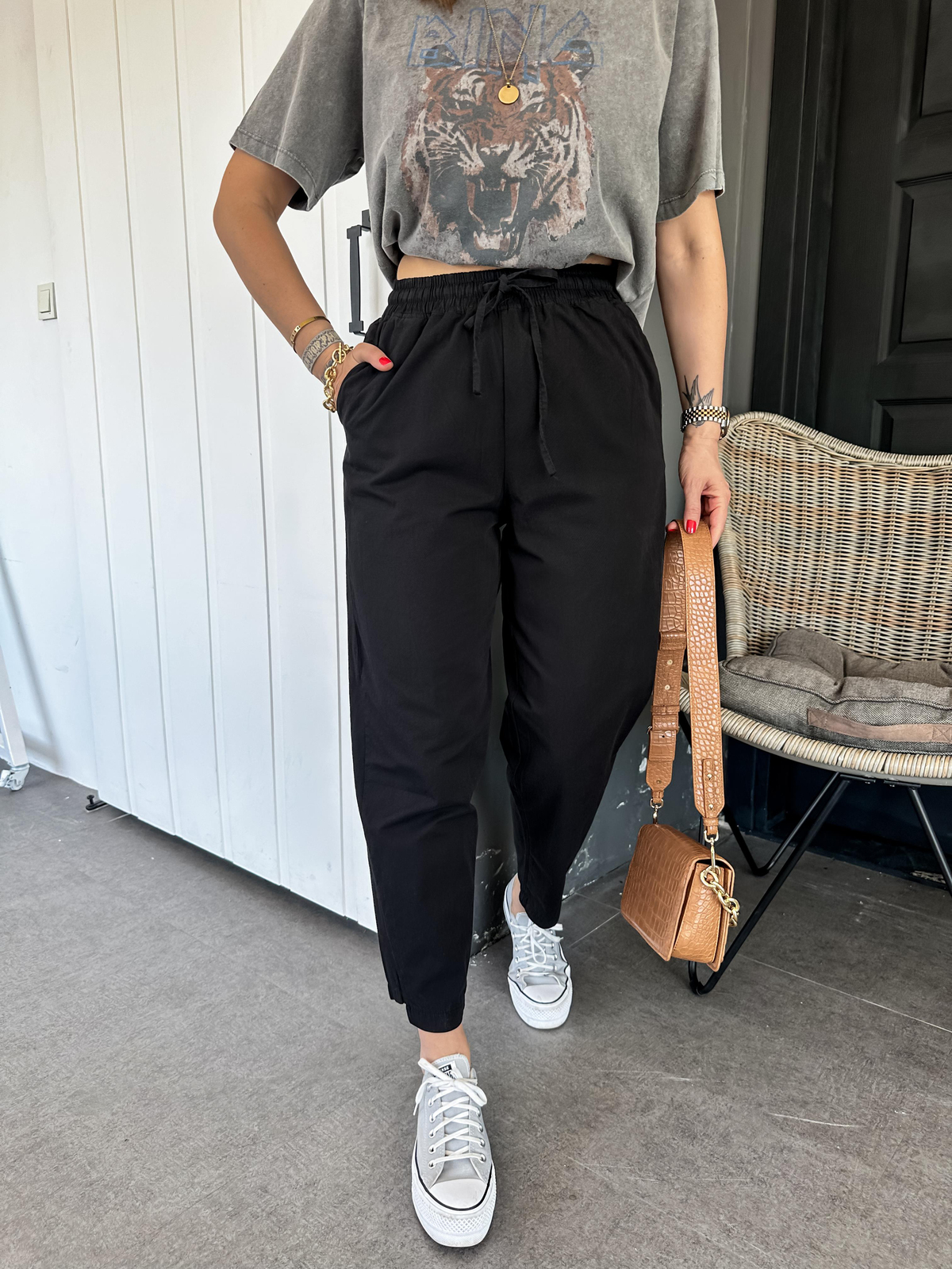 Siyah Paça Detaylı Cotton Pantolon