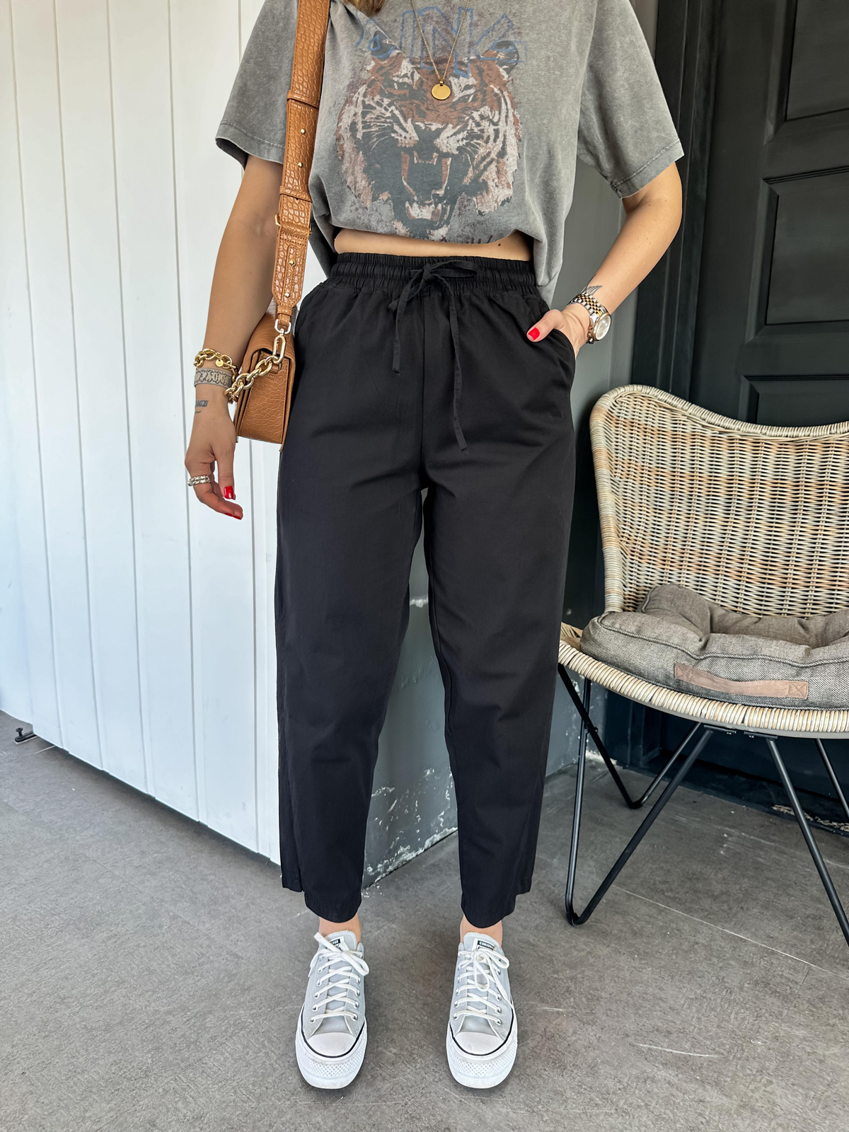 Siyah Paça Detaylı Cotton Pantolon