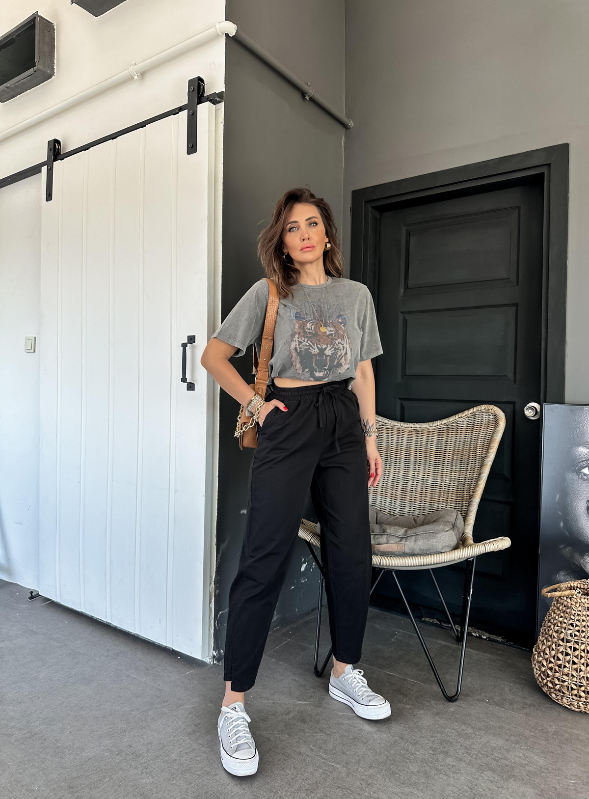 Siyah Paça Detaylı Cotton Pantolon