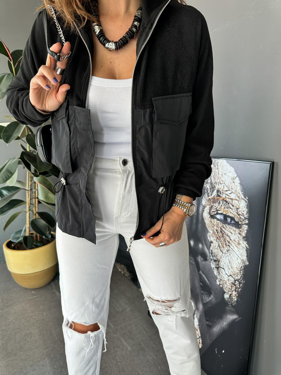 Siyah Paraşüt Detaylı Fermuarlı Sweatshirt