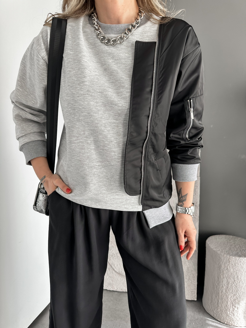 Siyah Paraşüt Parçalı Fermuarlı Sweatshirt