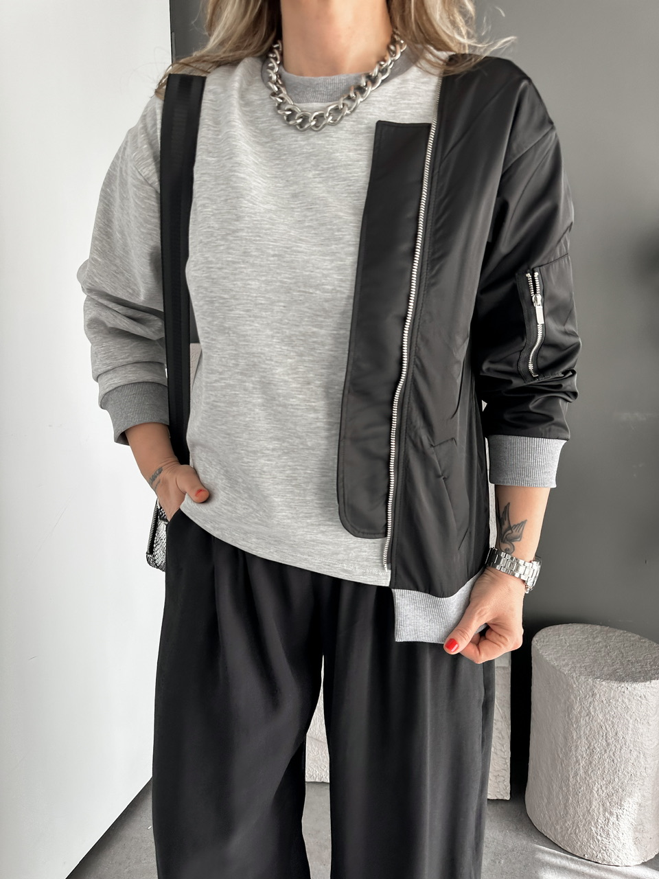 Siyah Paraşüt Parçalı Fermuarlı Sweatshirt