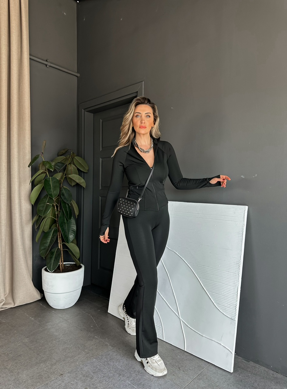 Siyah Parmaklı Likralı Spor Takım