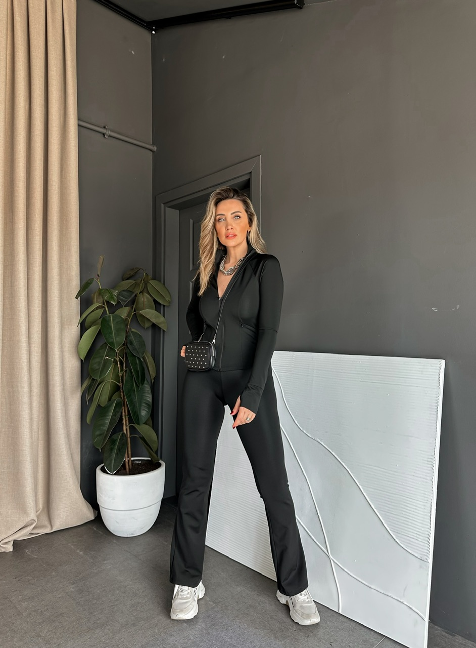 Siyah Parmaklı Likralı Spor Takım