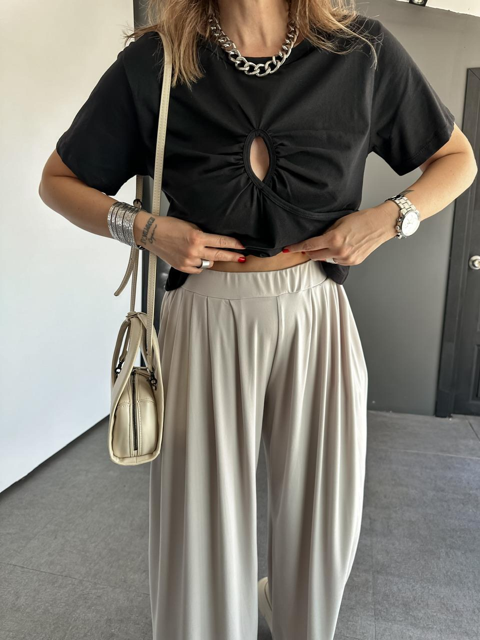 Siyah Pencere Detaylı Cotton Tshirt