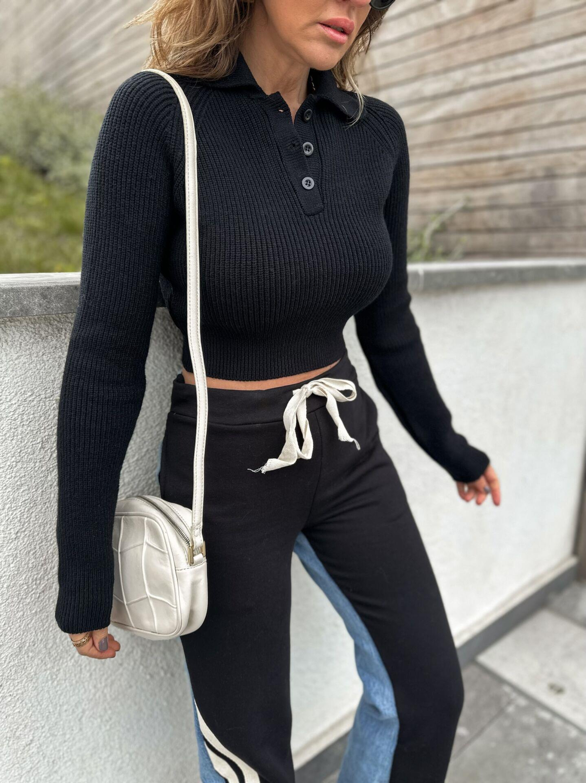 Siyah Polo Yaka Crop Kazak