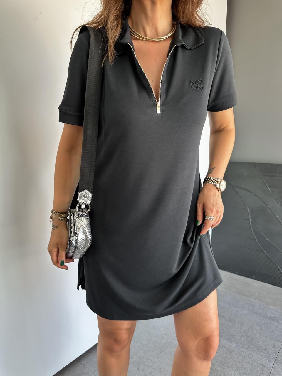 Siyah Polo Yaka Marka Model Elbise