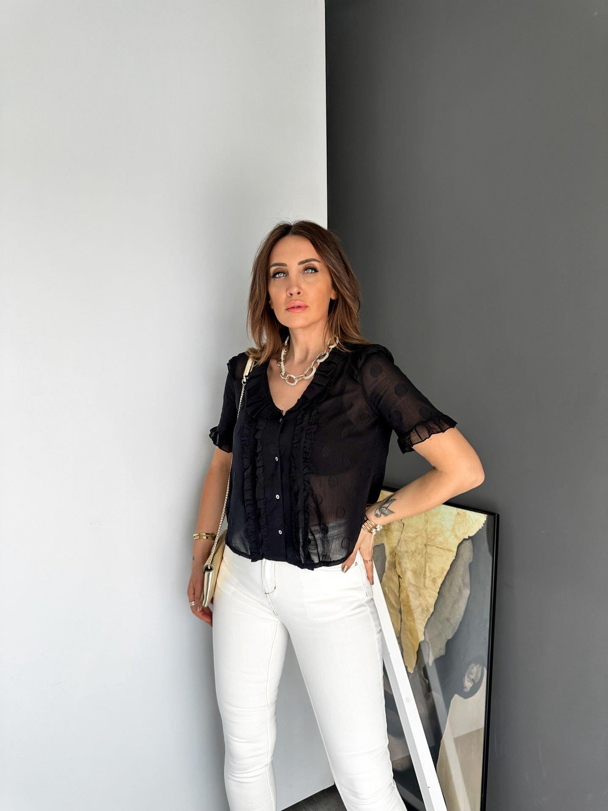 Siyah Puantiyeli Fırfırlı Gömlek